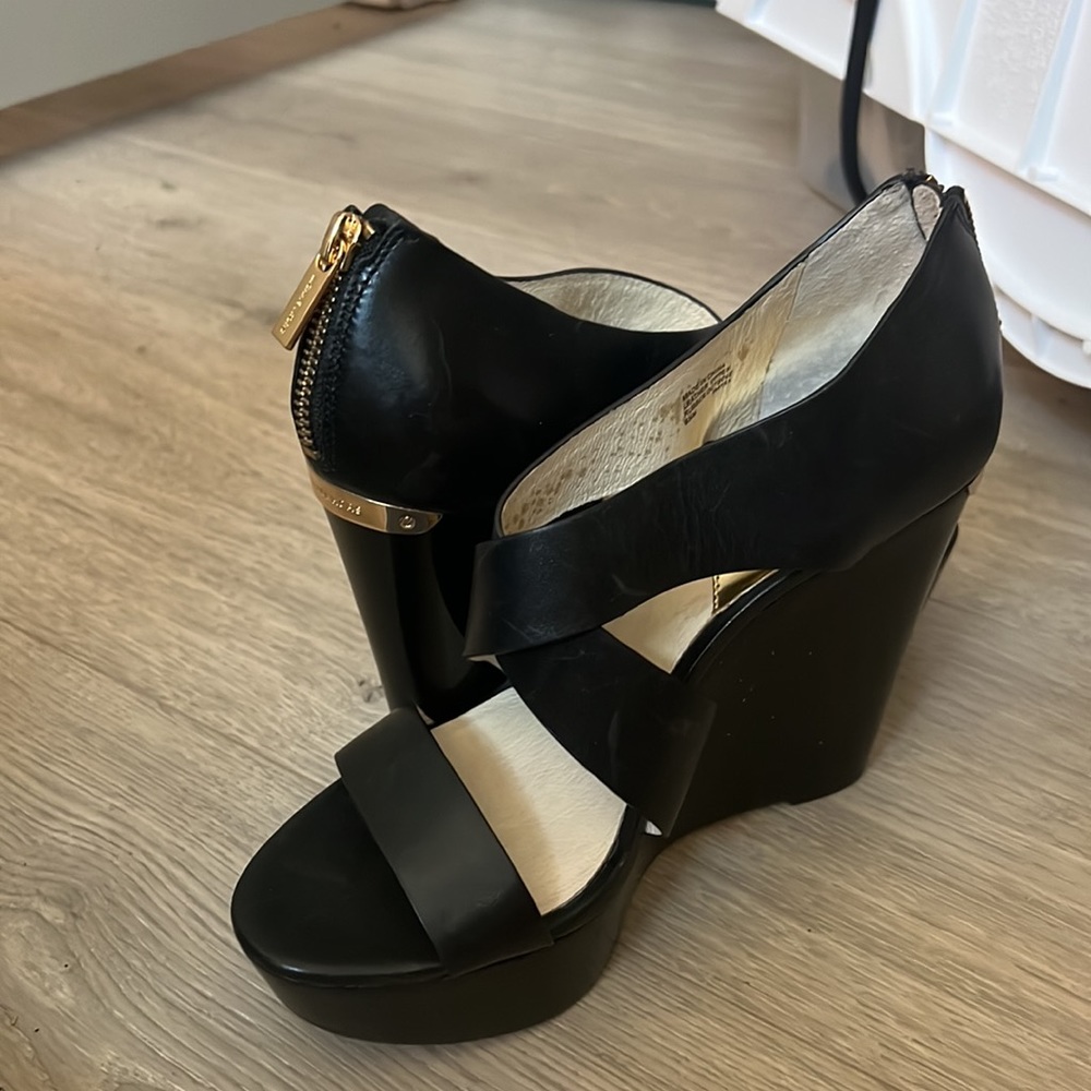 Michael Kors 6.5M black leather wedge sandal - NEVER WORN